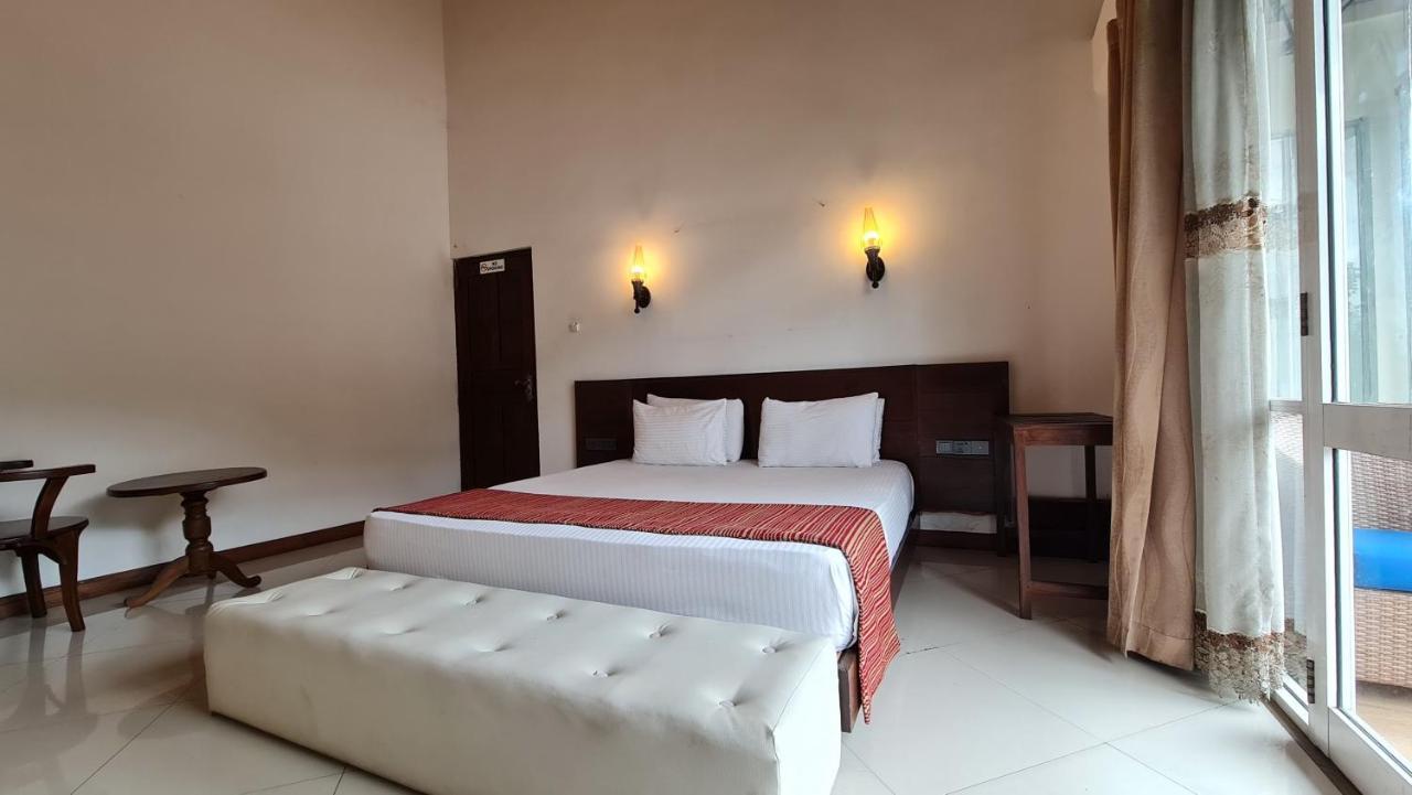 Quick Stop Inn Kandy Ngoại thất bức ảnh