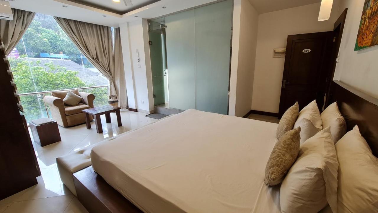 Quick Stop Inn Kandy Ngoại thất bức ảnh