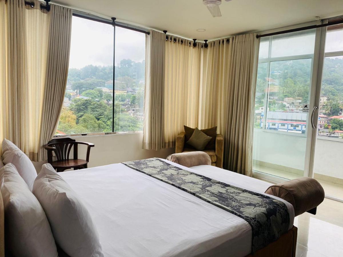 Quick Stop Inn Kandy Ngoại thất bức ảnh