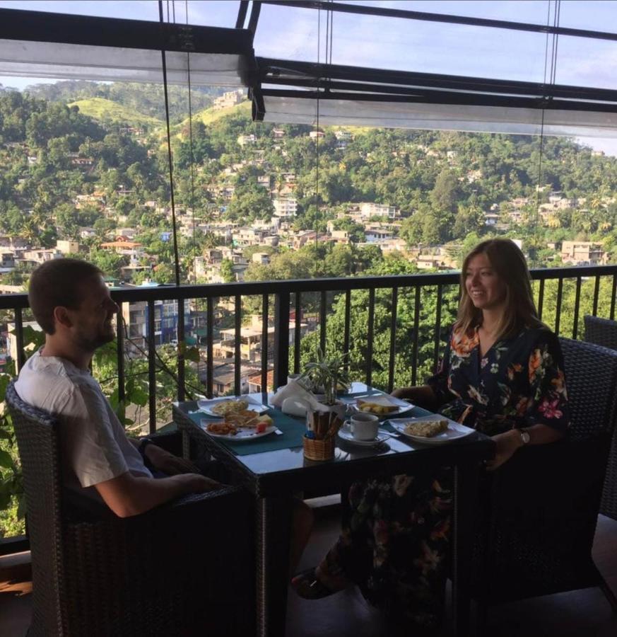 Quick Stop Inn Kandy Ngoại thất bức ảnh