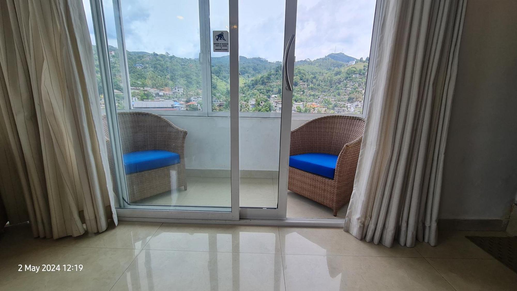 Quick Stop Inn Kandy Ngoại thất bức ảnh
